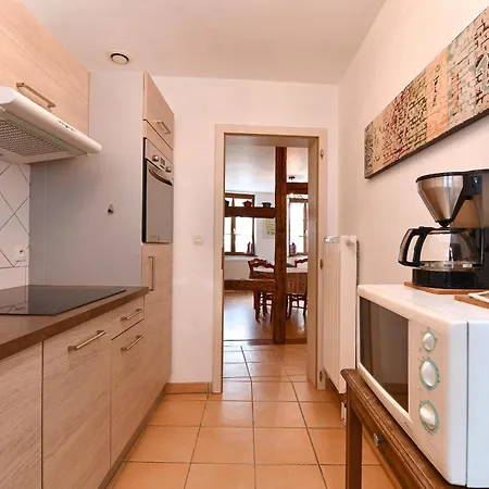 Au Nid D'hirondelles