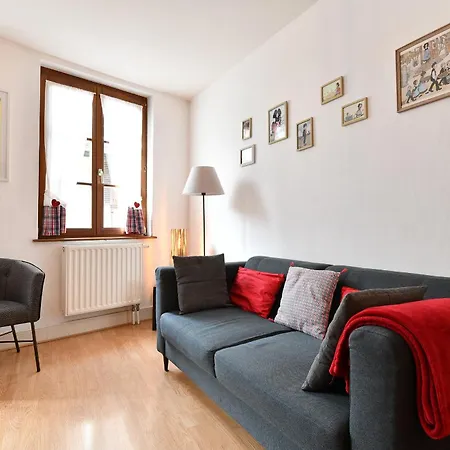 Au Nid D'hirondelles Daire