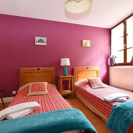 Au Nid D'hirondelles Daire