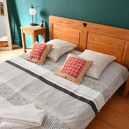 Au Nid D'hirondelles