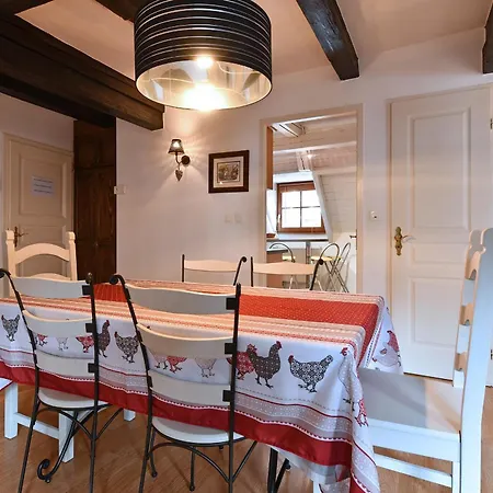 Au Nid D'hirondelles Daire