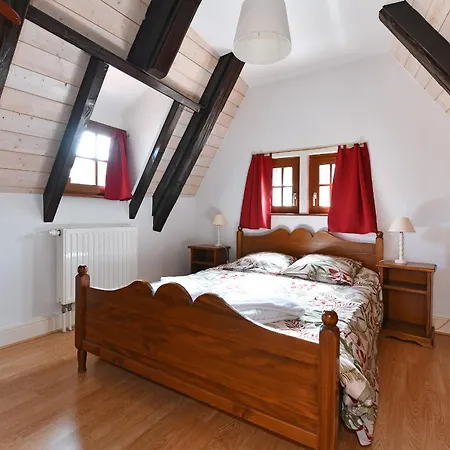 Au Nid D'hirondelles Daire *